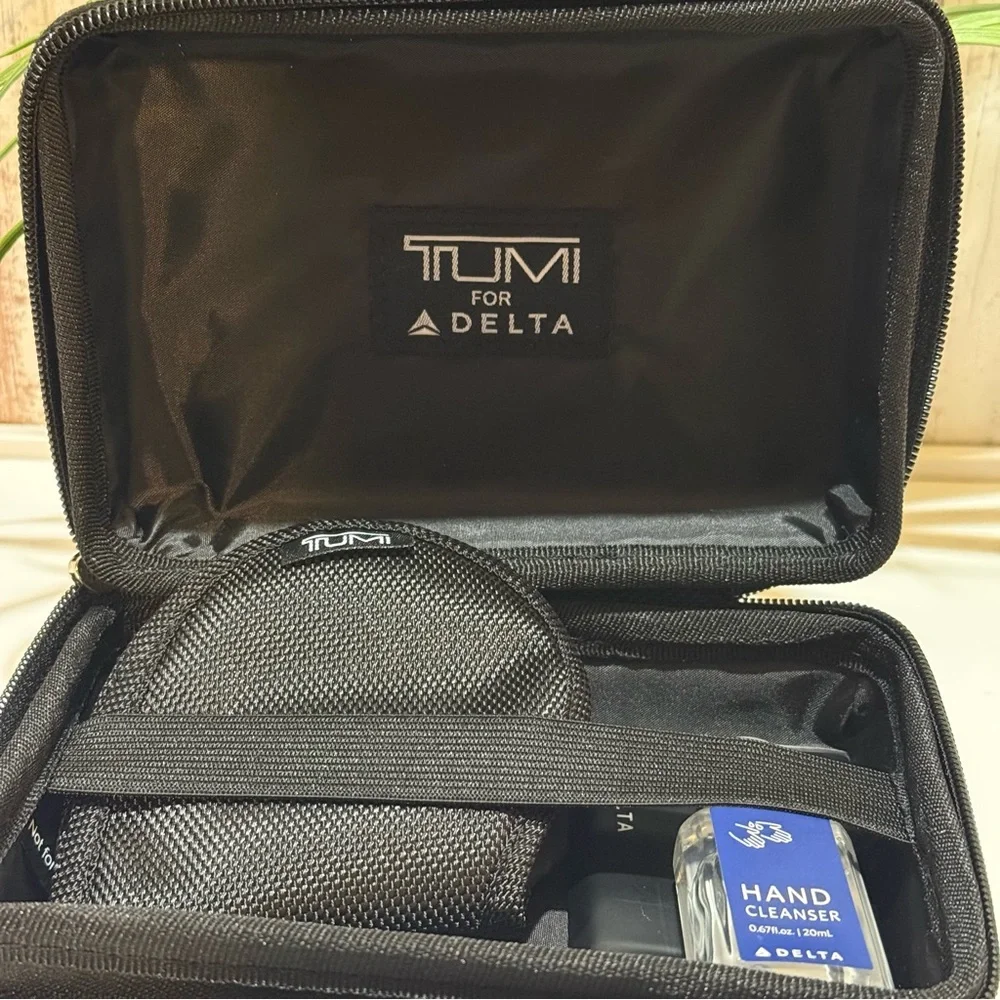 Tumi Glossy Black Travel Case Organizer
